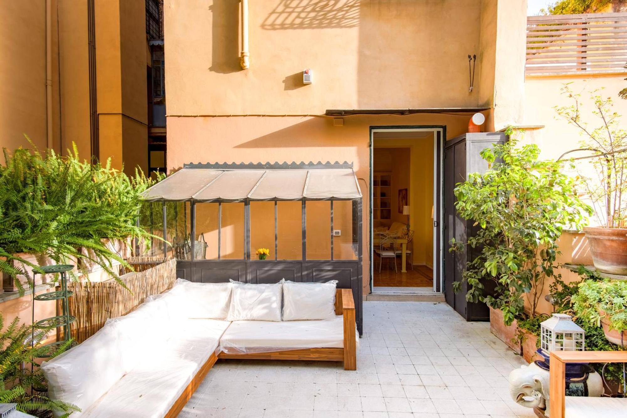 Elegantis Monti Royal With Private Terrace Apartment Rome