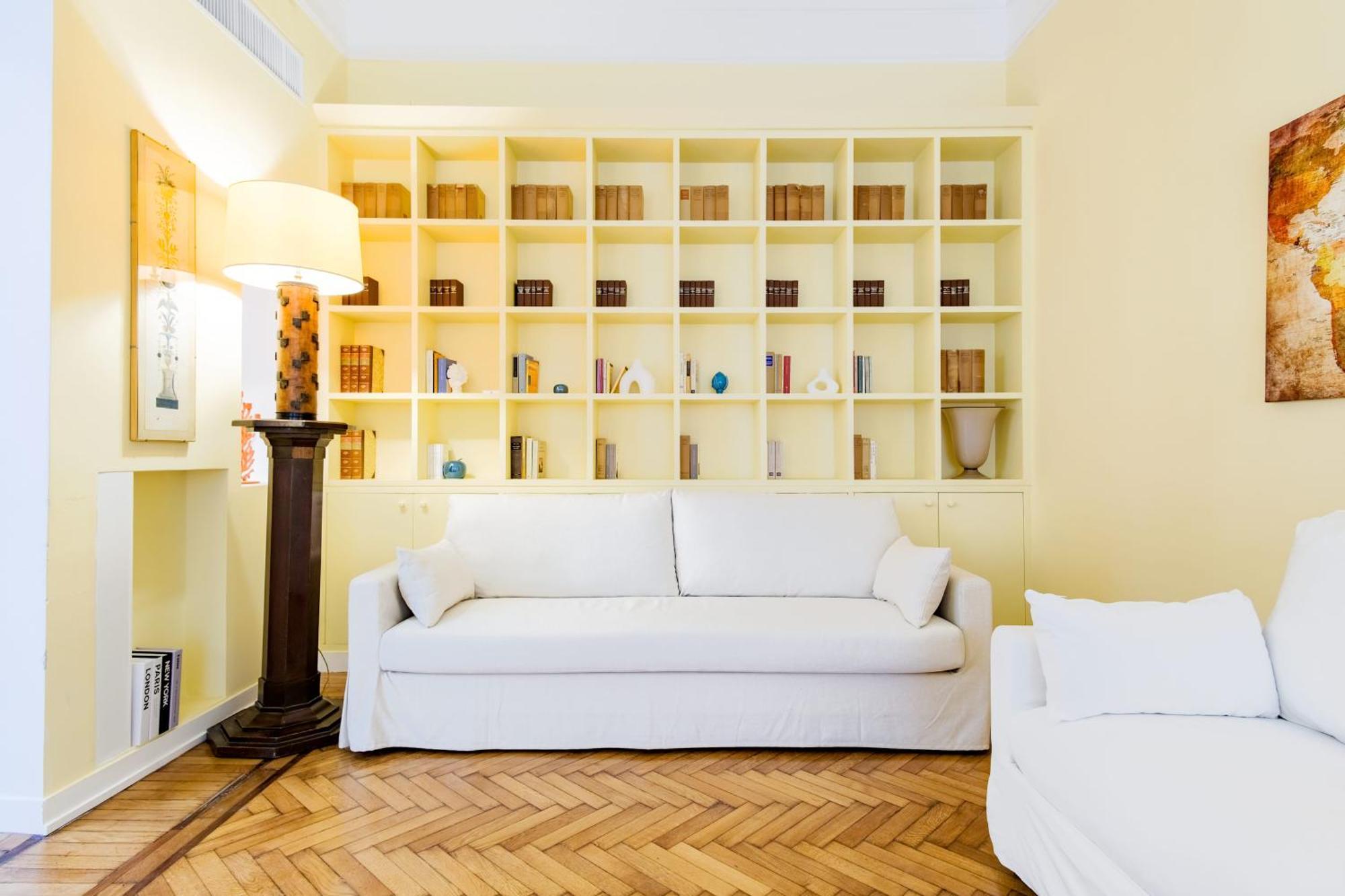 Elegantis Monti Royal With Private Terrace Apartment Rome