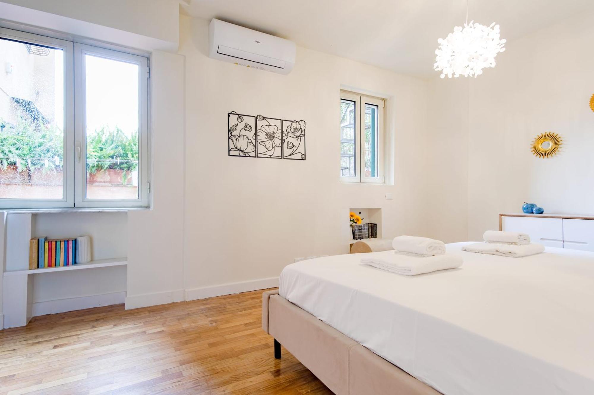 Elegantis Monti Royal With Private Terrace Rome